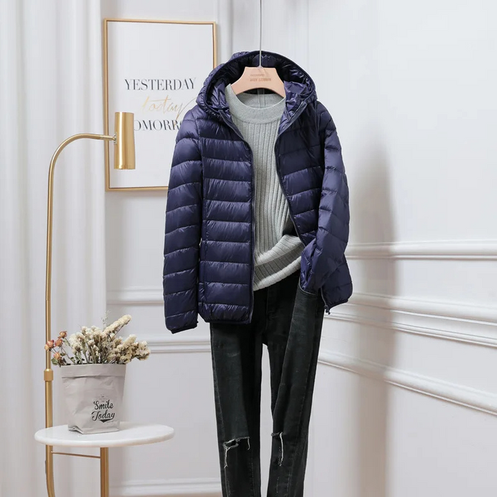 Gudrun | Damen Winterjacke mit Kapuze und Reißverschluss