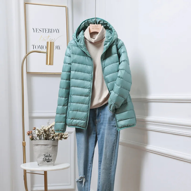 Gudrun | Damen Winterjacke mit Kapuze und Reißverschluss