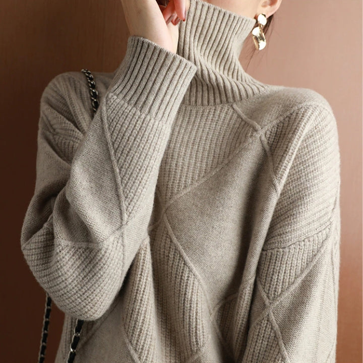 Natalie | Gemütlicher Zopfmuster Rollkragenpullover