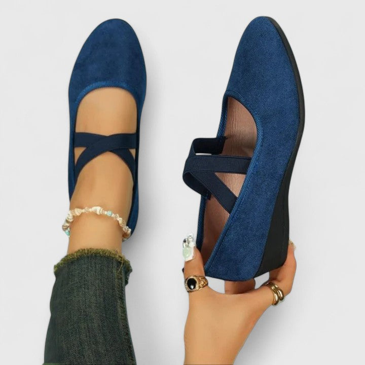Laura | Damen Frühlings Riemchen Rundzehen Keilabsatz Flats