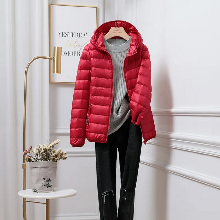 Gudrun | Damen Winterjacke mit Kapuze und Reißverschluss