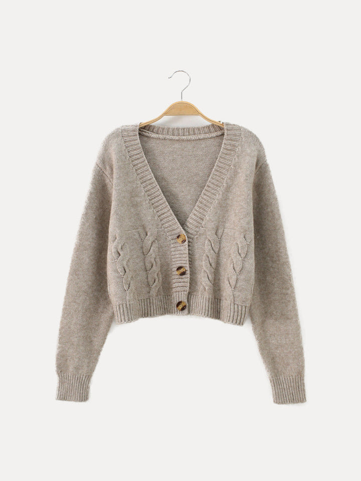 Christa | Damen Zopfmuster-Strickjacke mit V-Ausschnitt und Knöpfen