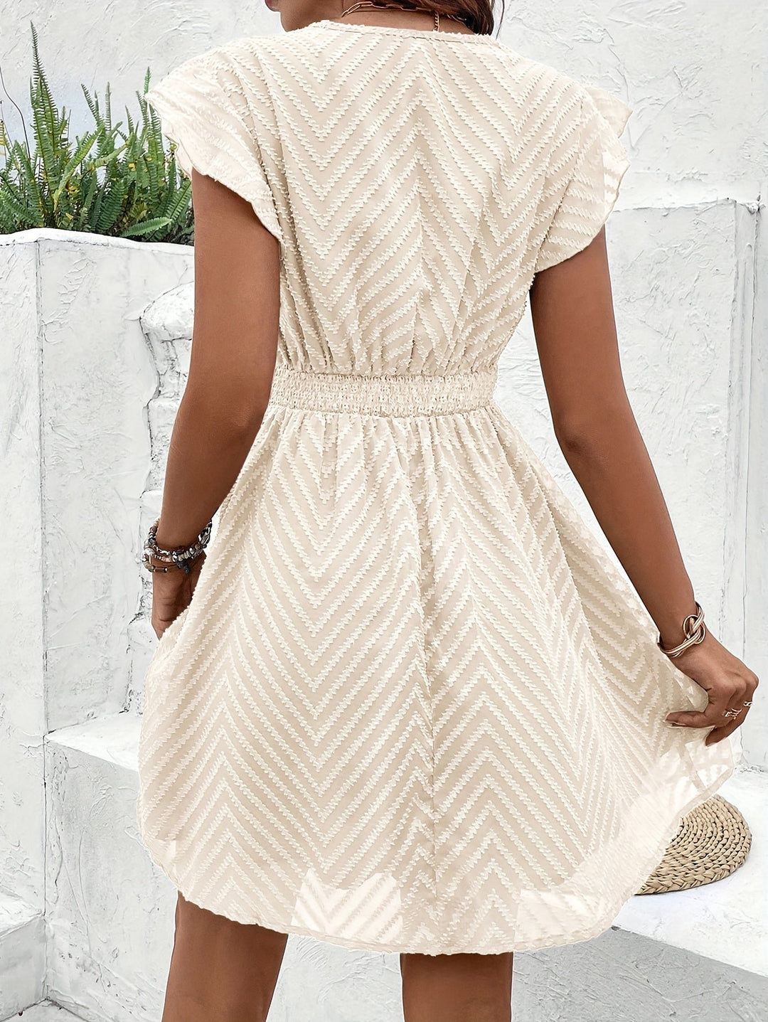 Damen Kurzärmeliges Sommerkleid mit V-Ausschnitt und Spitzendetails