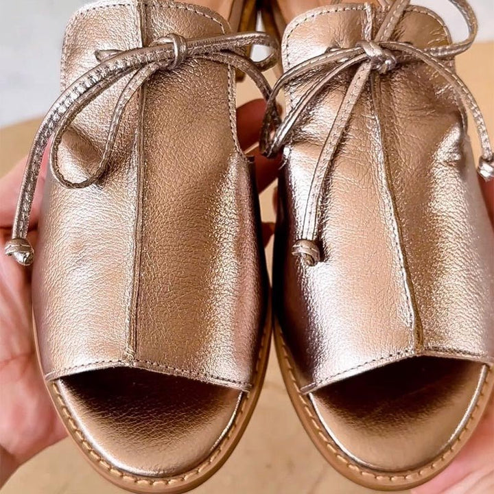 Damen Leder Sandalen mit Riemen Metallic Schleife Offen