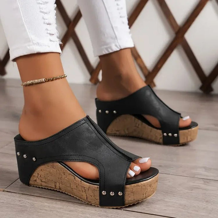Damen Orthopädische Keilabsatz Sandalen mit Nietendetails - Black