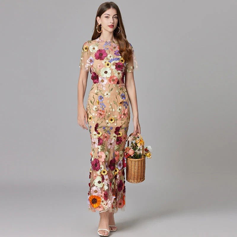 Maxi-Kleid ärmellos mit 3D-Blumen-Applikationen - Beige